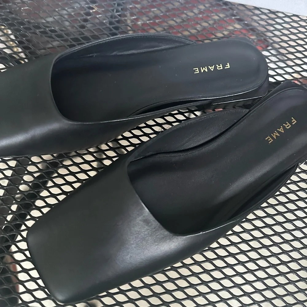 FRAME Le Town Black Leather Mules - Picture 3 of 7
